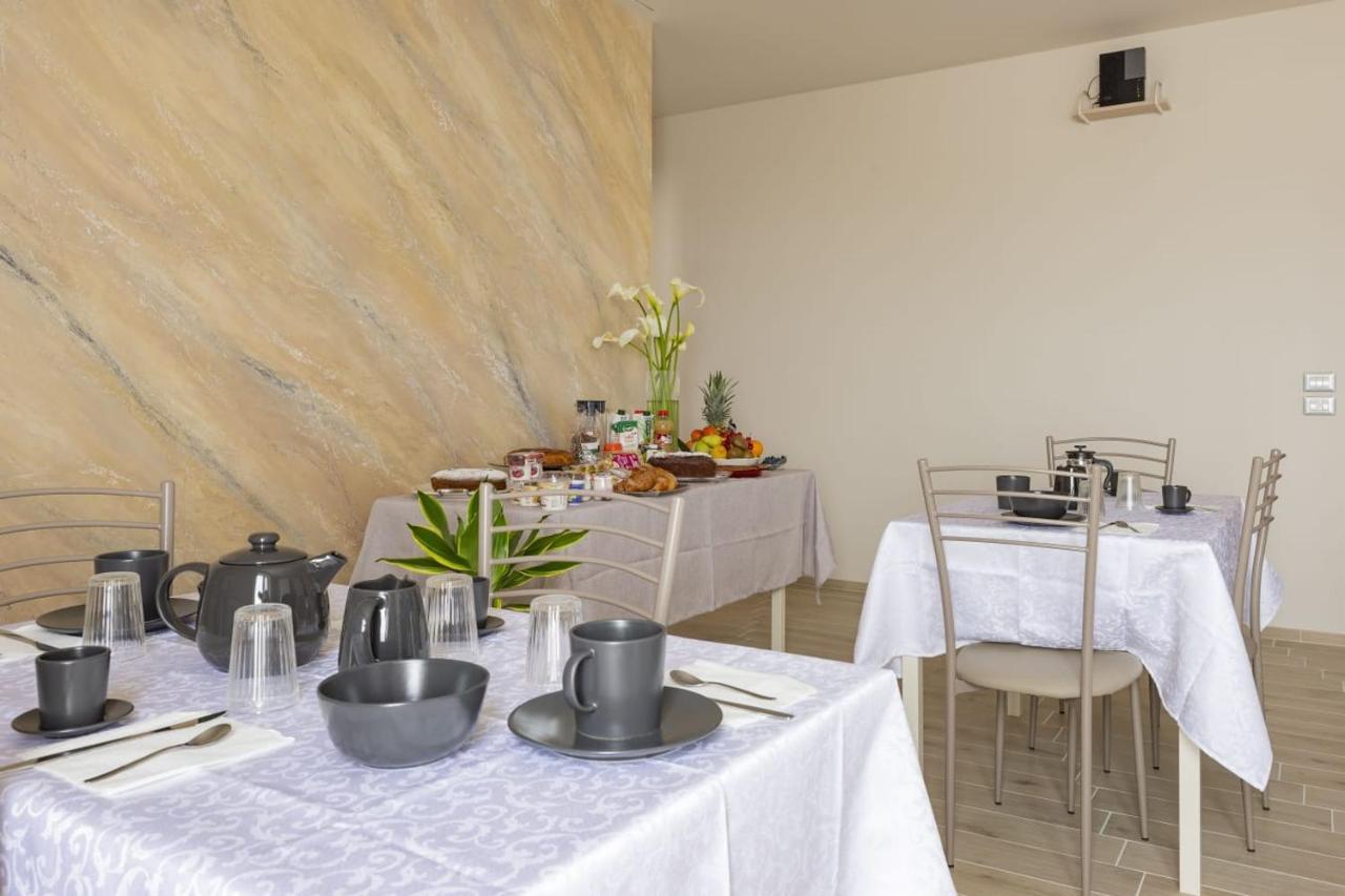 B&B Alba Sul Mare Guest House Massignano Exterior foto